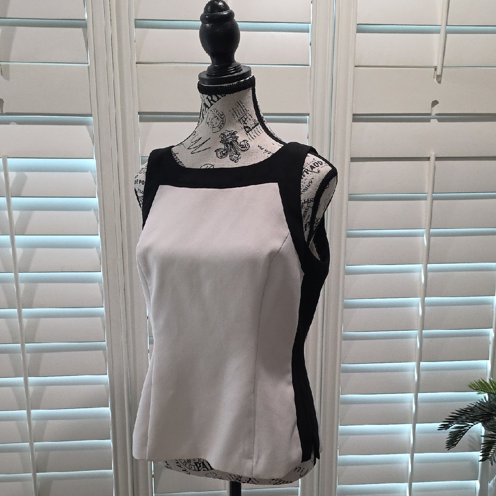 White House Black Market Monochrome Sleeveless Blouse